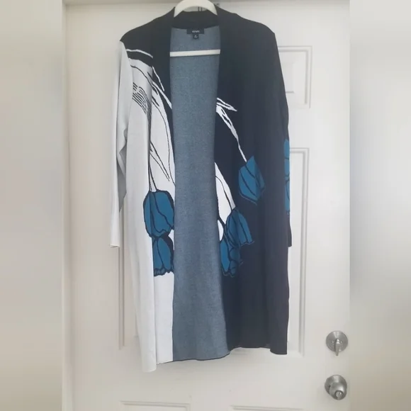 Asymmetrical Tulips Shrug - Picture 1 of 3